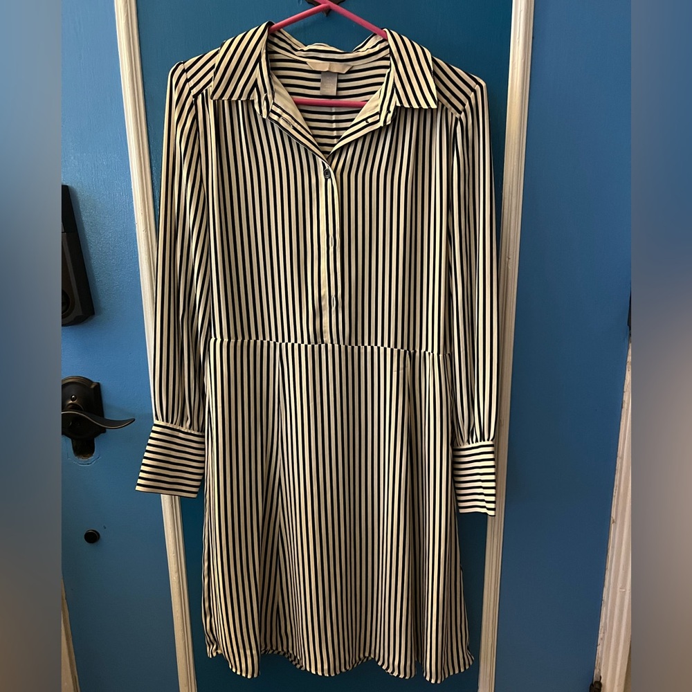 Sz Sm Women’s H&M Black and White Striped Long Sleeve Shirt Dress